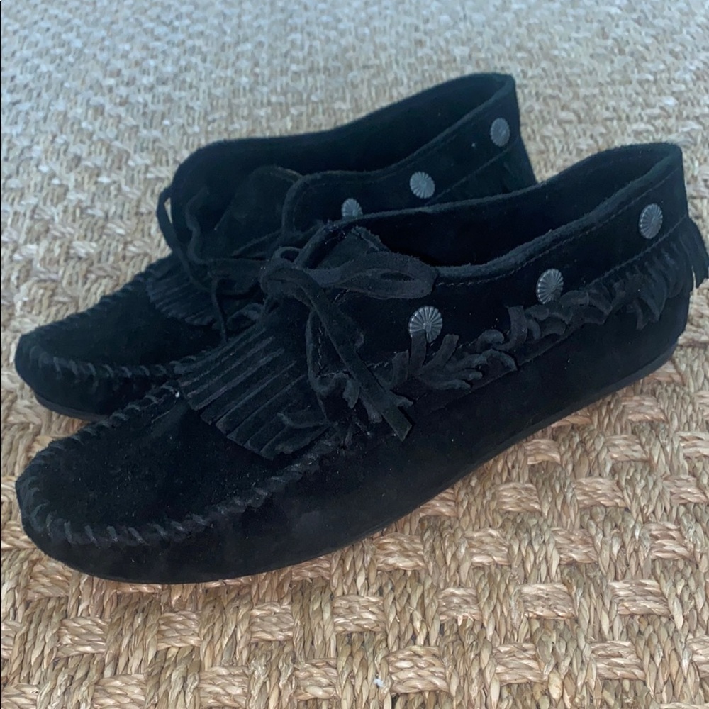 Minnetonka 530 Black Suede Moccasins/Bootie, Fringe and Metal Stud Detail sz 9.5